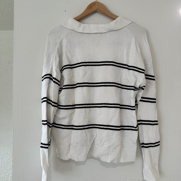 Reitmans | Women’s Size Large White and Black Stripe Sweater With Collar - Picture 3 of 5